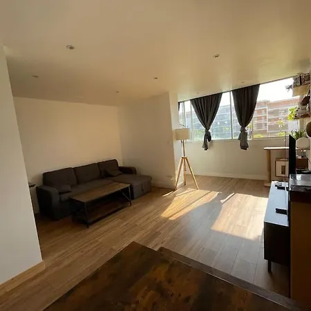 Lejlighed Joli Duplex De 75m2 A 10mn A Pieds De La Le Lavandou